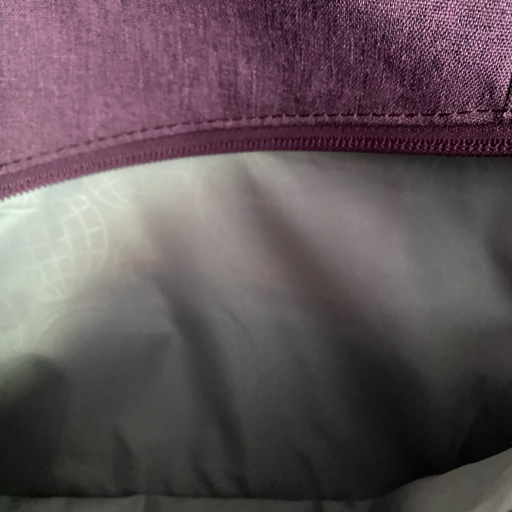 Traveling this year? Oiwas Messenger Bag ~ Purple Canvas Satche - Picture 6 of 8